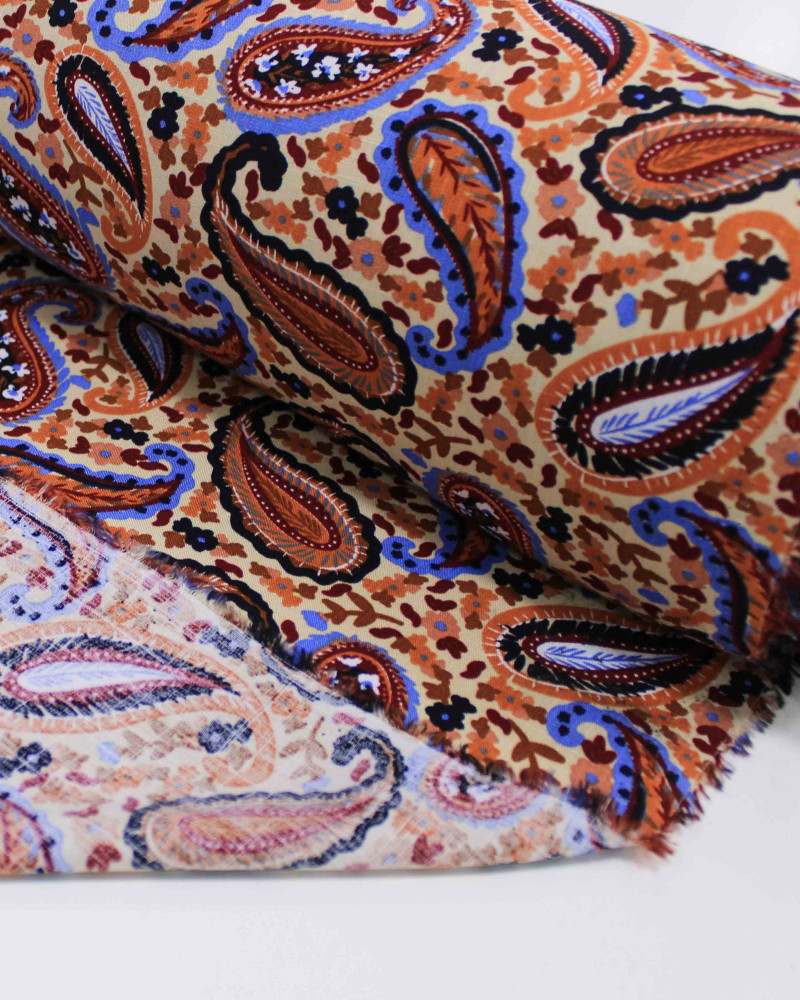 Tecido Viscose Texturizada Estampa Paisley Colorido e Bege