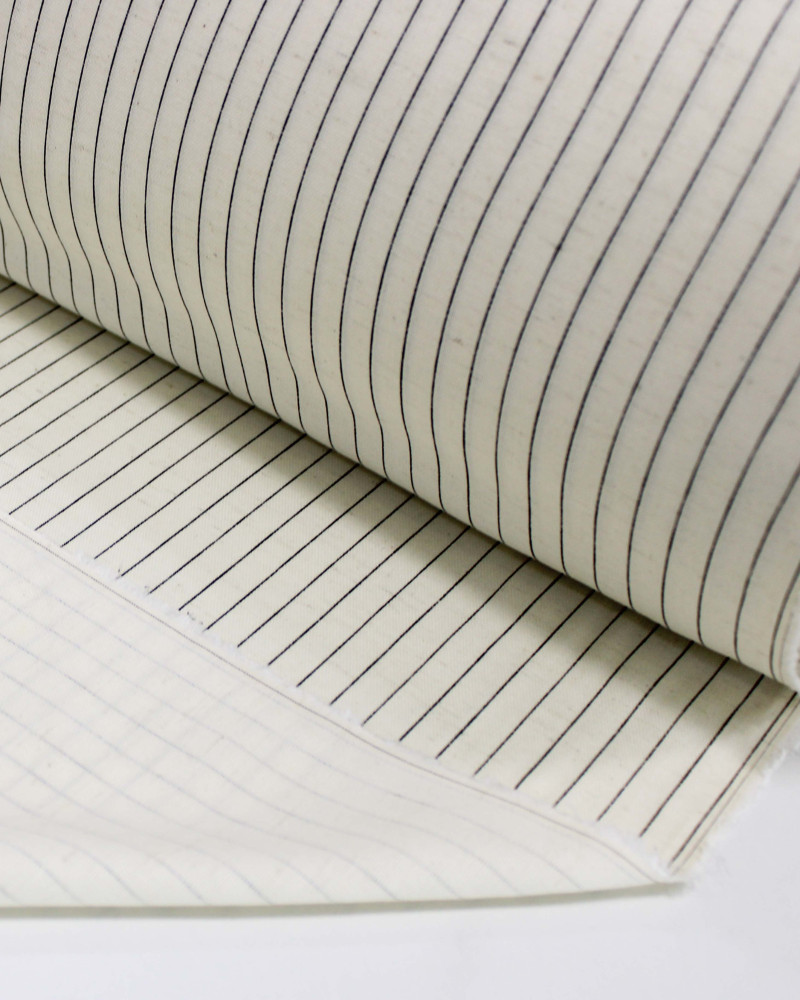 Tecido Linho Misto Camisaria Risca de Giz Preto e Offwhite