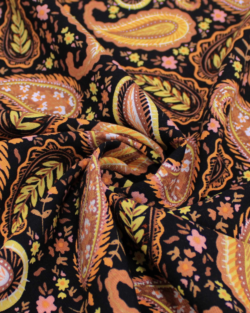 Tecido Viscose Texturizada Estampa Paisley Tons Terrosos e Preto