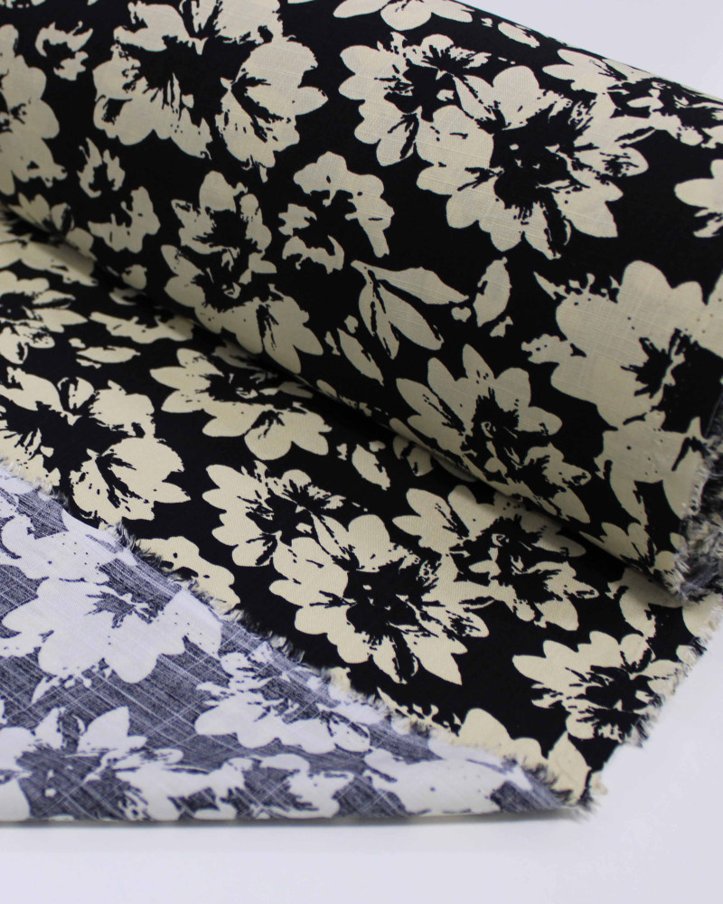 Tecido Viscose Texturizada Tapete Floral Abstrato Creme e Preto