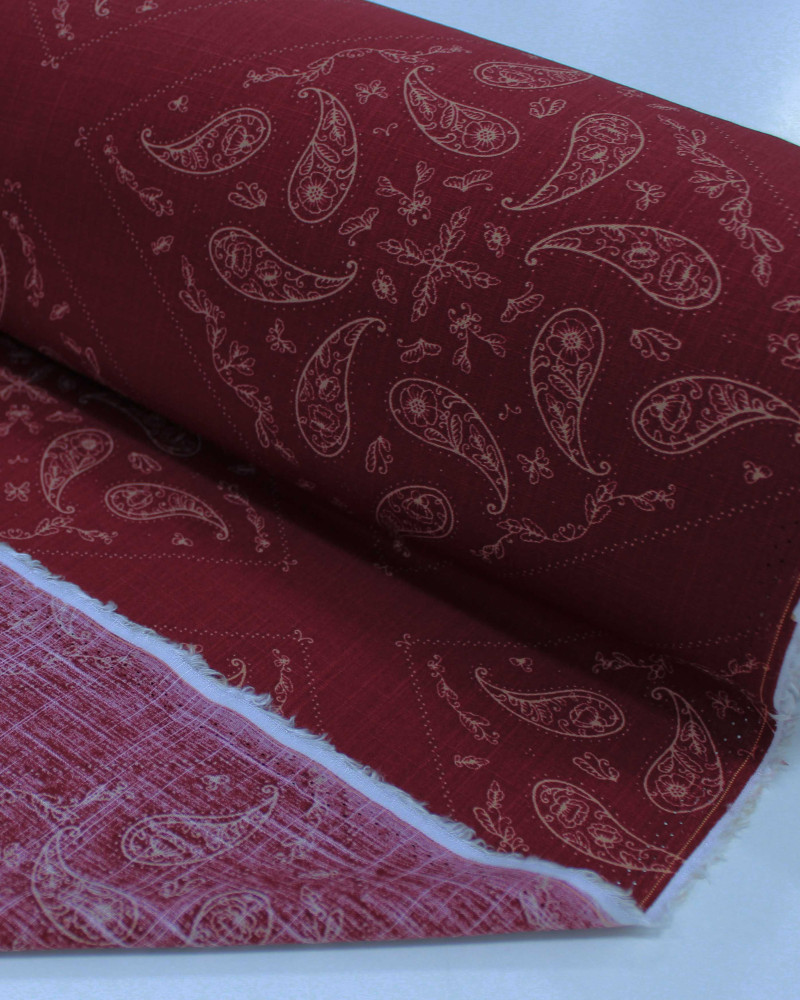 Tecido Viscose Texturizada Paisley Delicado em Recortes Bege e Vermelho Carmim