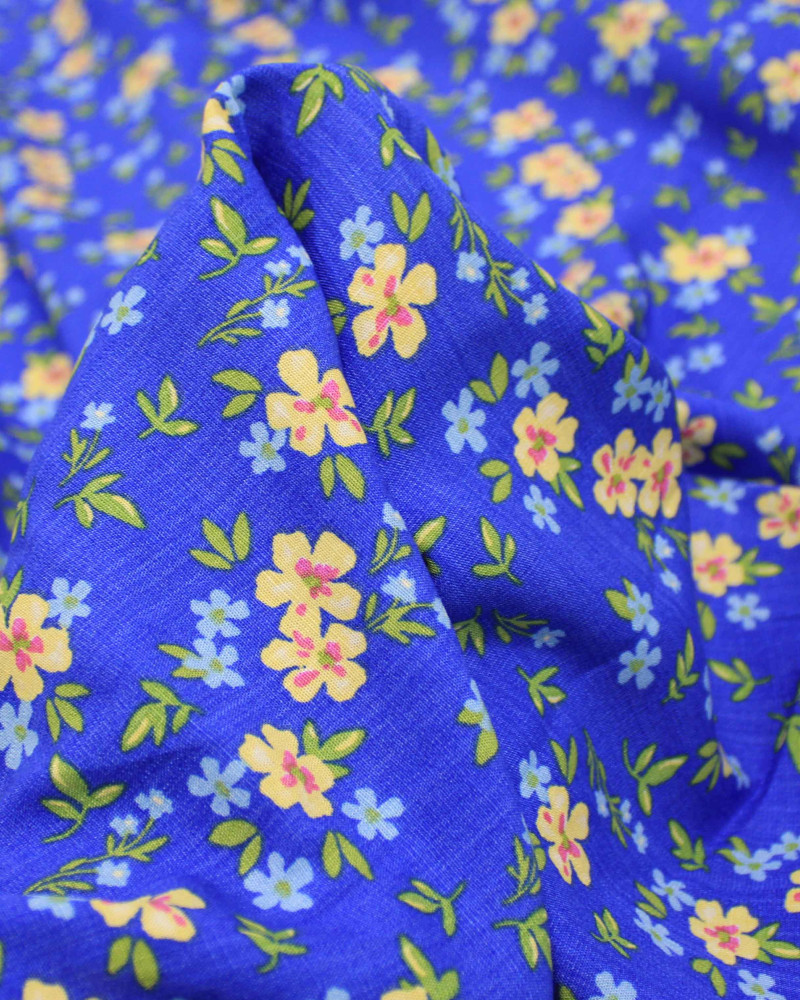 Tecido Viscose Texturizada Micro Tapete Floral Colorido e Azul