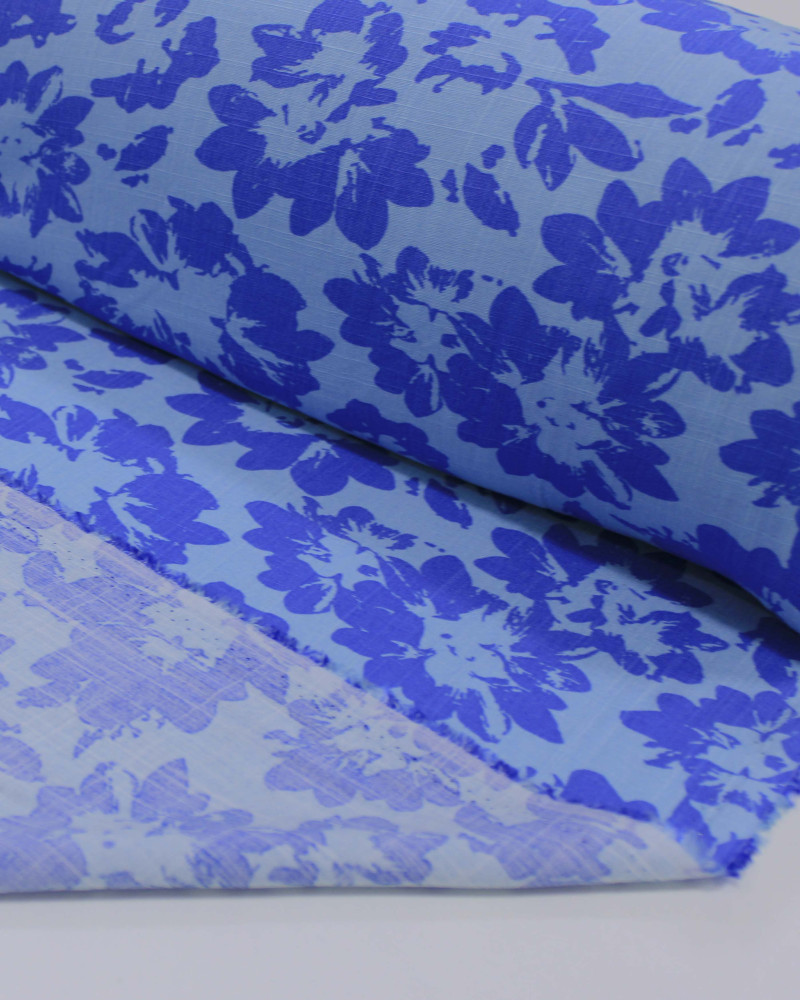 Tecido Viscose Texturizada Tapete Floral Abstrato Tons de Azul