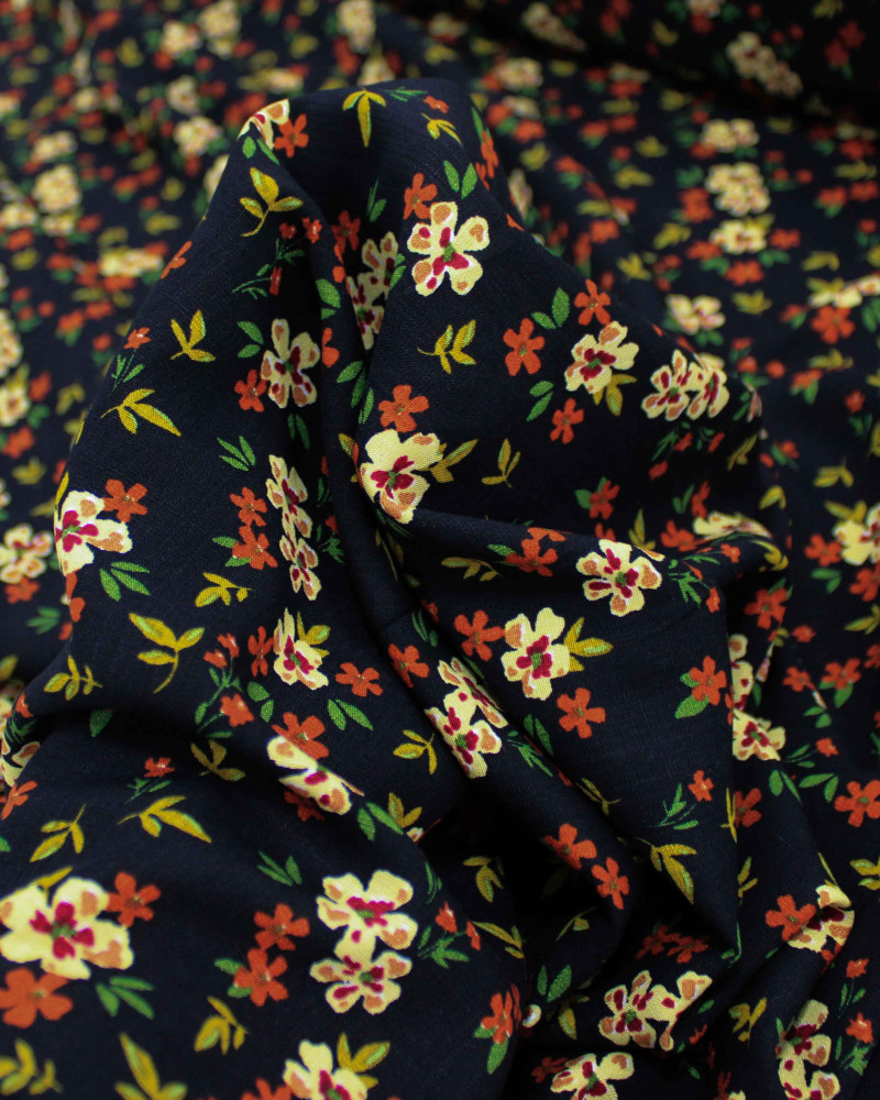 Tecido Viscose Texturizada Micro Tapete Floral Colorido e Preto