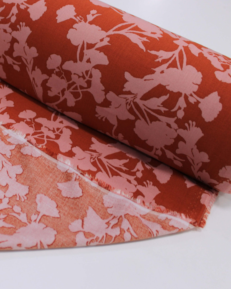 Tecido Viscose Ramos Abstratos Rosa Chá e Vermelho