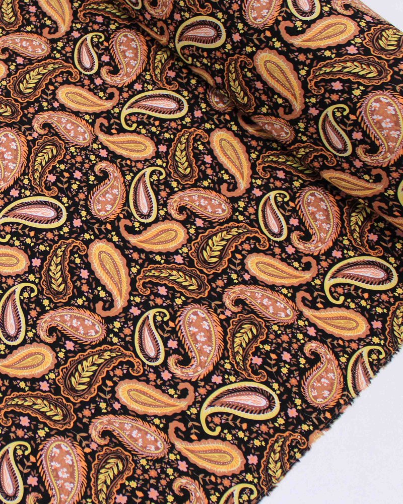 Tecido Viscose Texturizada Estampa Paisley Tons Terrosos e Preto