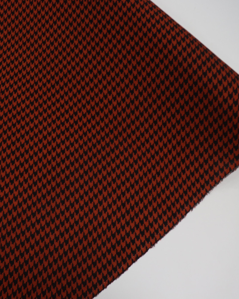 Tecido Viscose Texturizada Pied Poule Preto e Telha