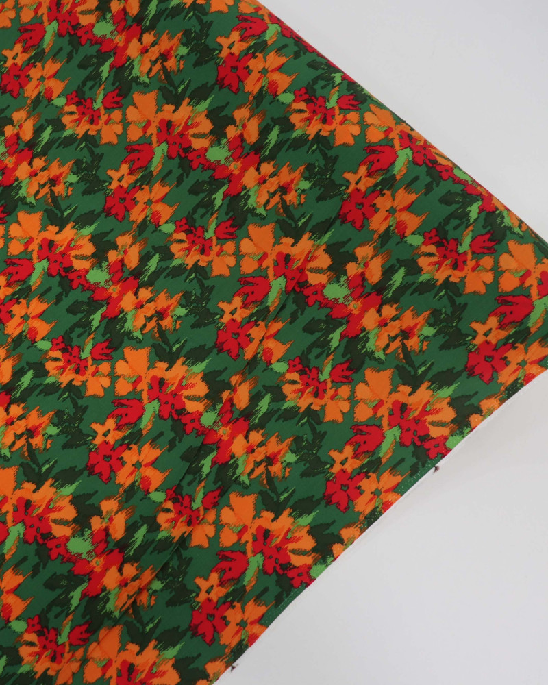 Tecido Viscose Texturizada Flores em Aquarela Laranja, Vermelho e Verde