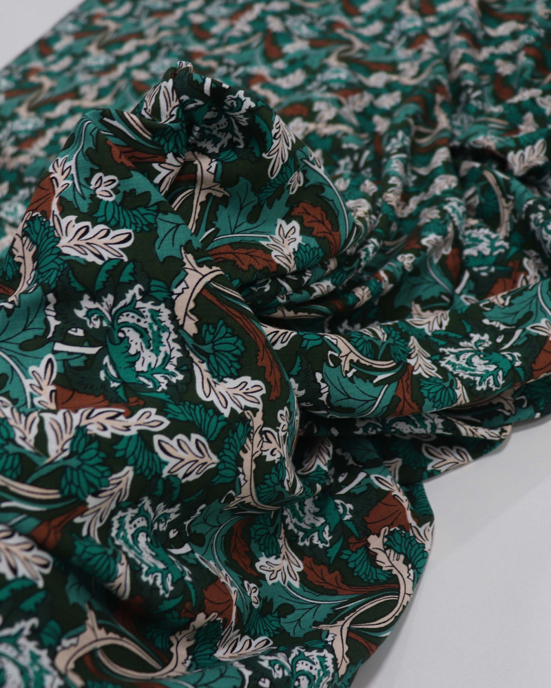 Tecido Viscose Texturizada Folhas Diversas Marrom e Tons de Verde