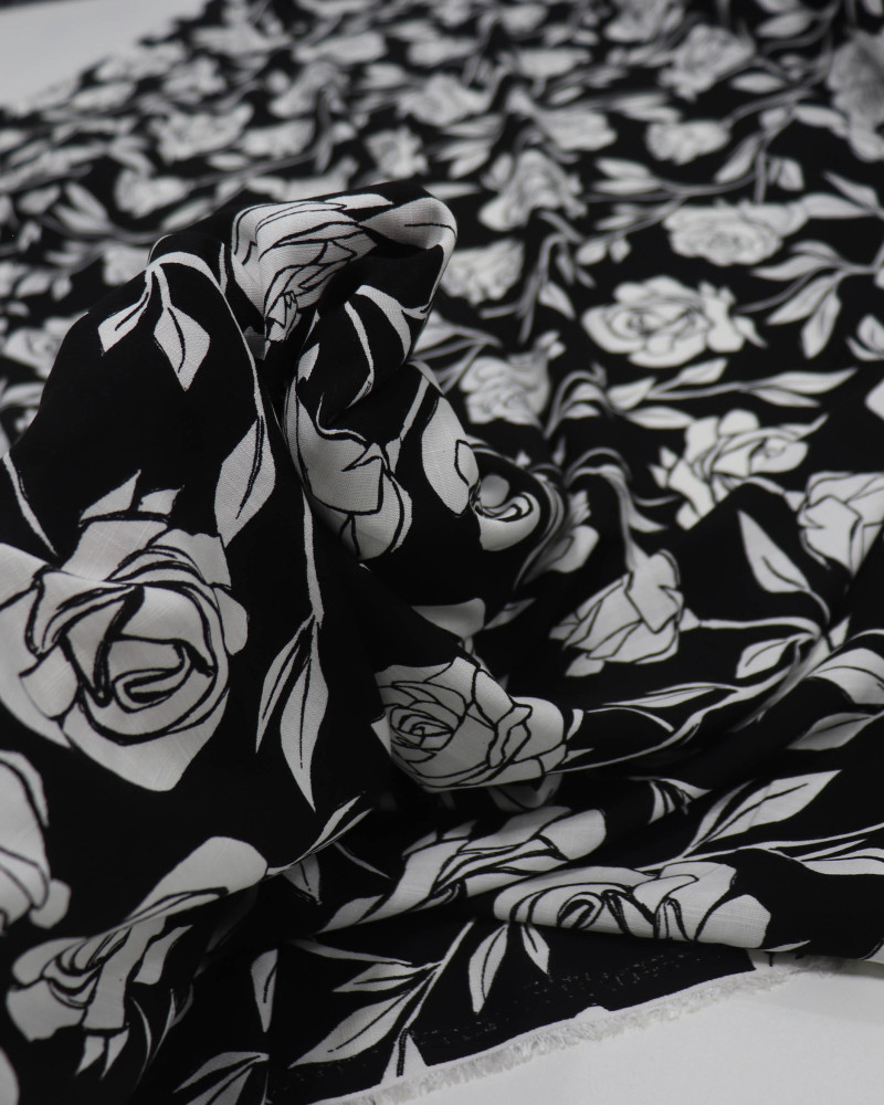 Tecido Viscose Texturizada Rosas P/B