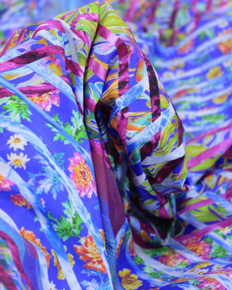 Tecido Tactel Fino Listras Ondulares Estampadas Rosa e Tons de Azul