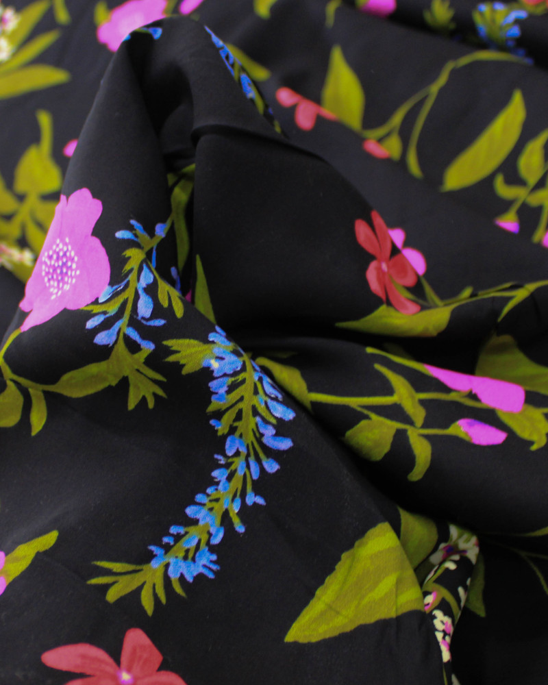 Tecido Viscose Jardim Floral Colorido e Preto