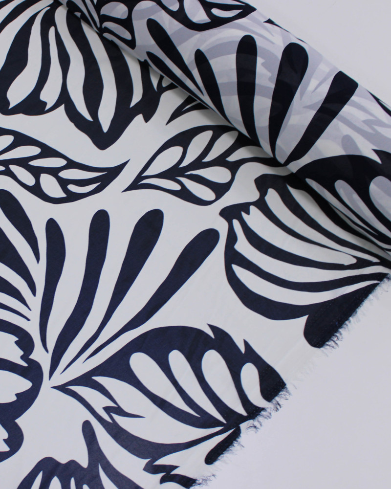 Tecido Crepe Chiffon Grosso Macro Folhas Azul Marinho Noite e Branco