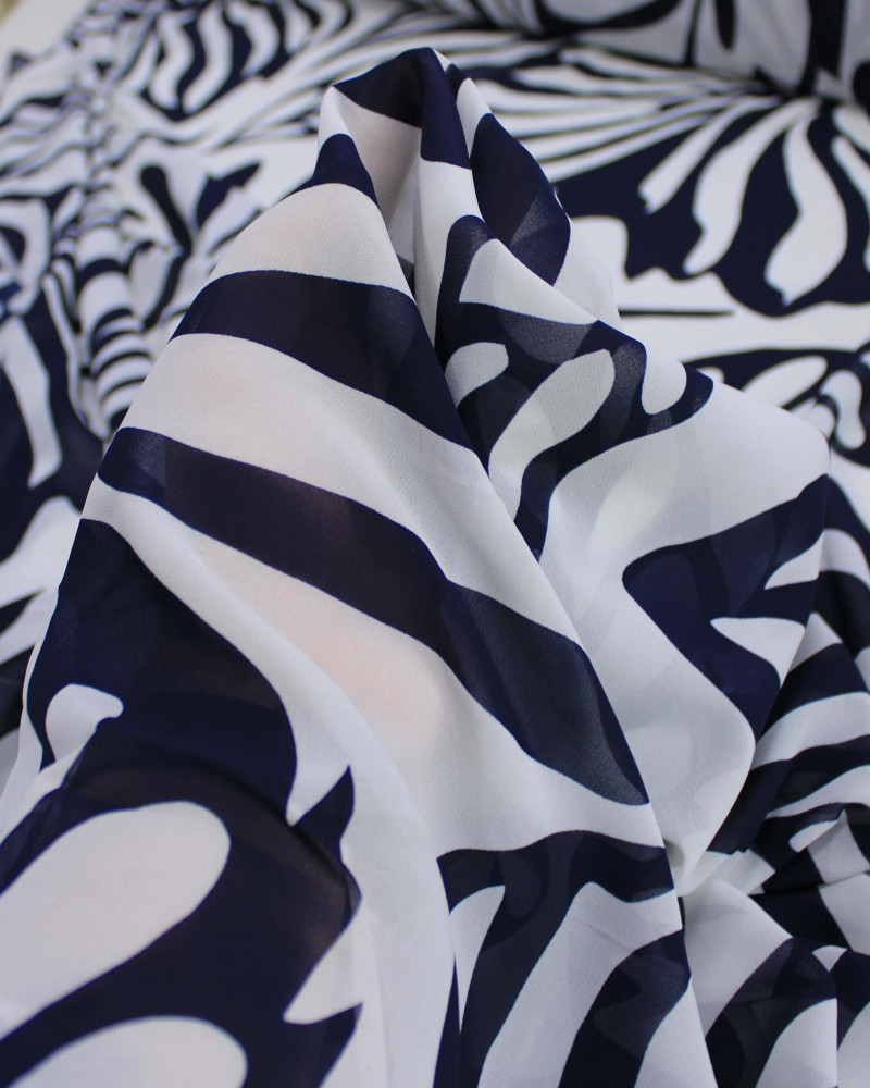 Tecido Crepe Chiffon Grosso Macro Folhas Azul Marinho Noite e Branco