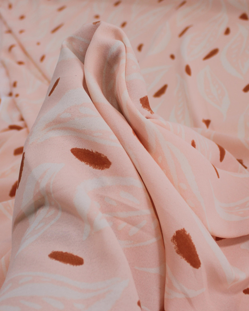Tecido Crepe Koshibo Macro Folhas Creme, Marrom e Rosa Bebê