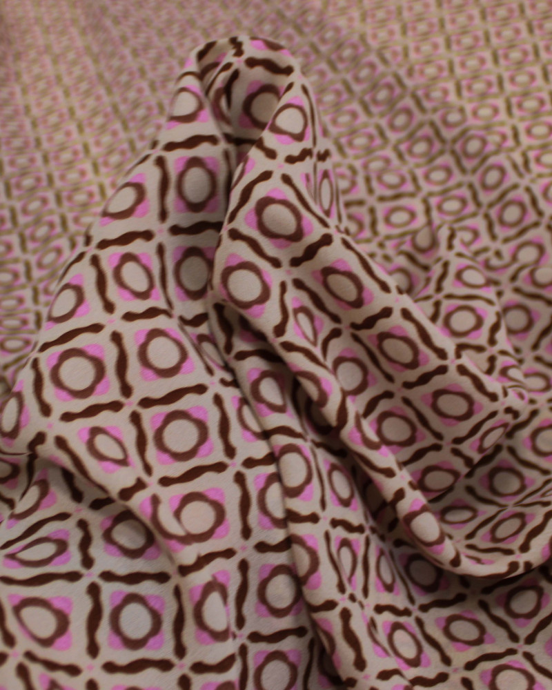 Tecido Crepe Chiffon Grosso Estampa Multi Geométrica Marrom, Rosa e Bege