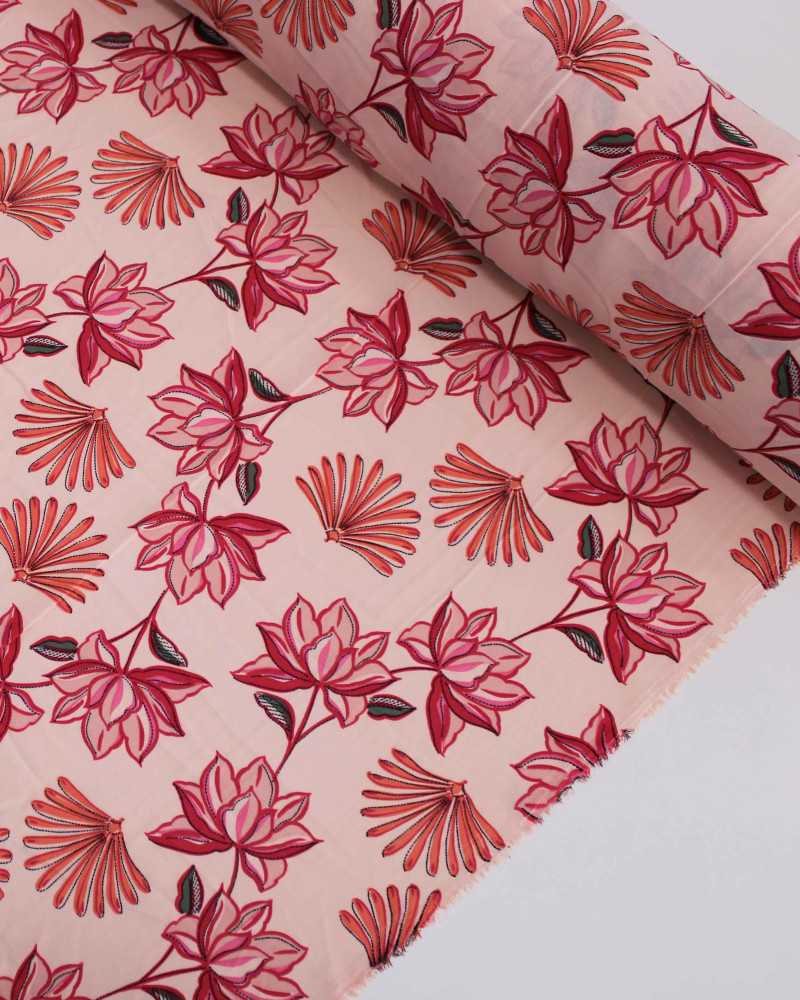 Tecido Crepe Koshibo Flores Pontilhadas Tons de Rosa