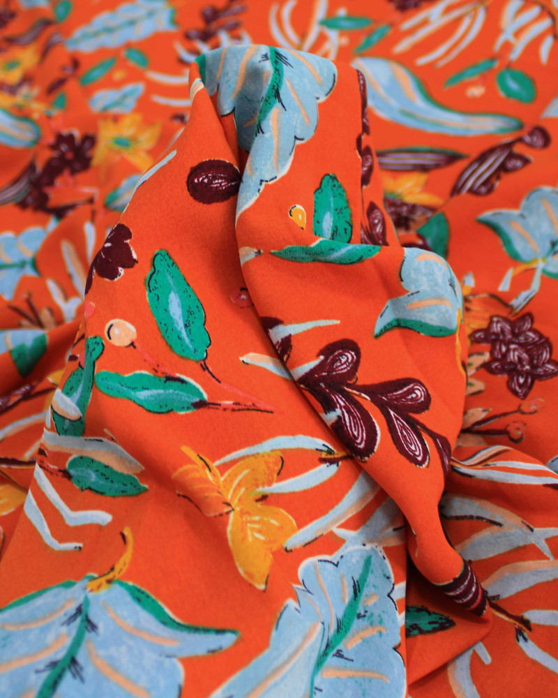 Tecido Crepe Koshibo Ramos e Flores Colorido e Laranja