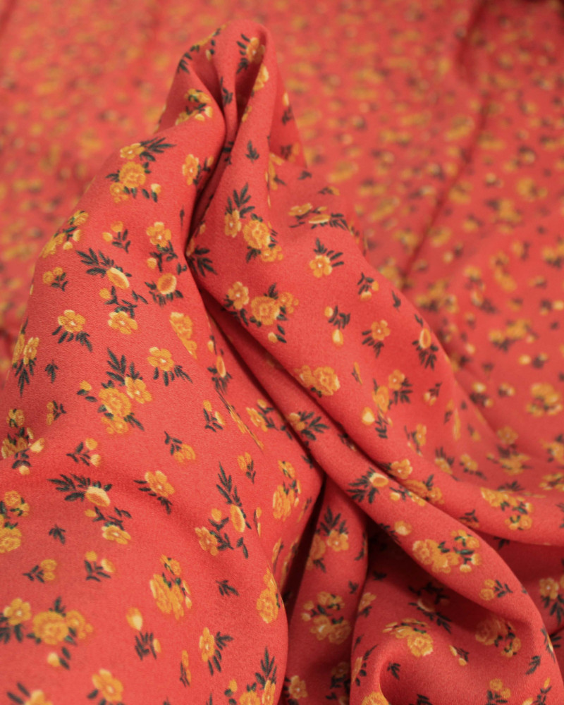 Tecido Crepe Chiffon Grosso Micro Tapete Floral Preto, Laranja e Vermelho