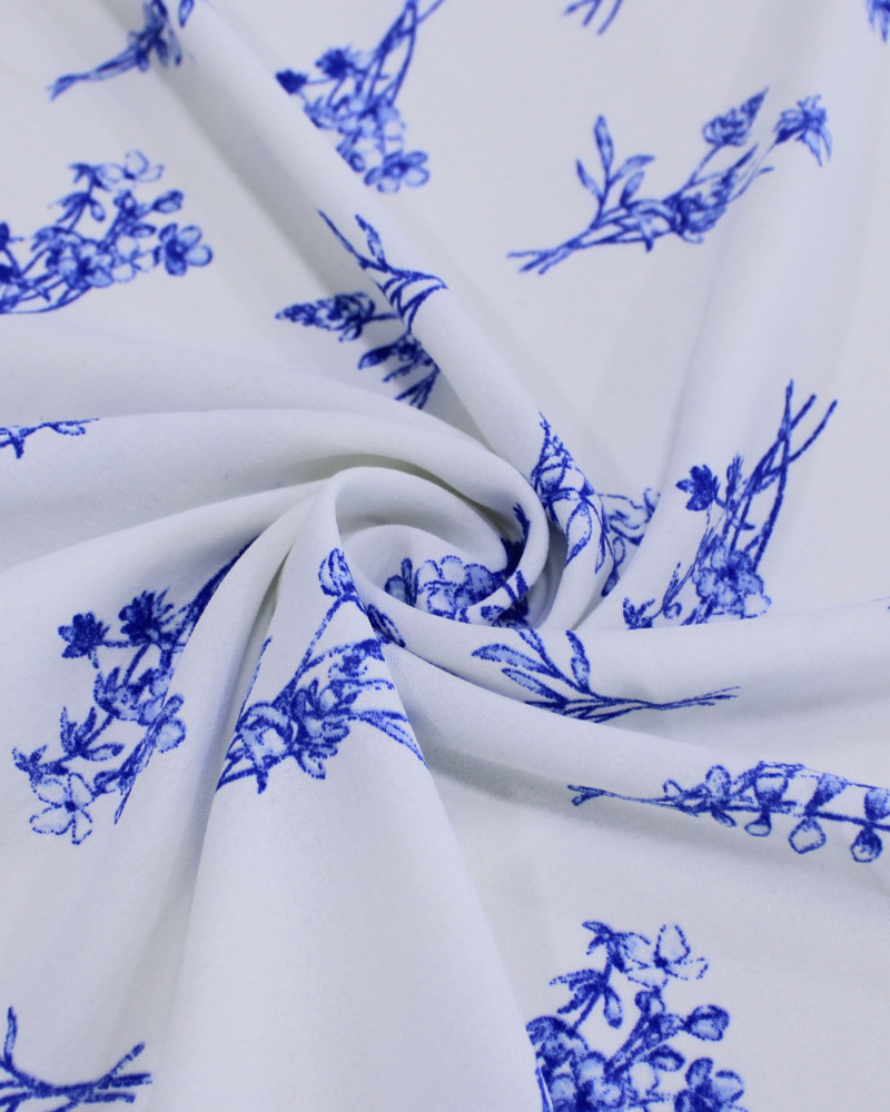 Tecido Crepe Koshibo Buquê Floral Azul e Branco