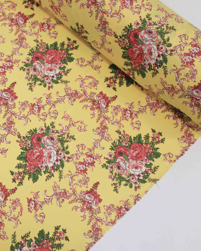 Tecido Crepe Sarjado Macro Buquê Floral Rosa, Verde e Amarelo