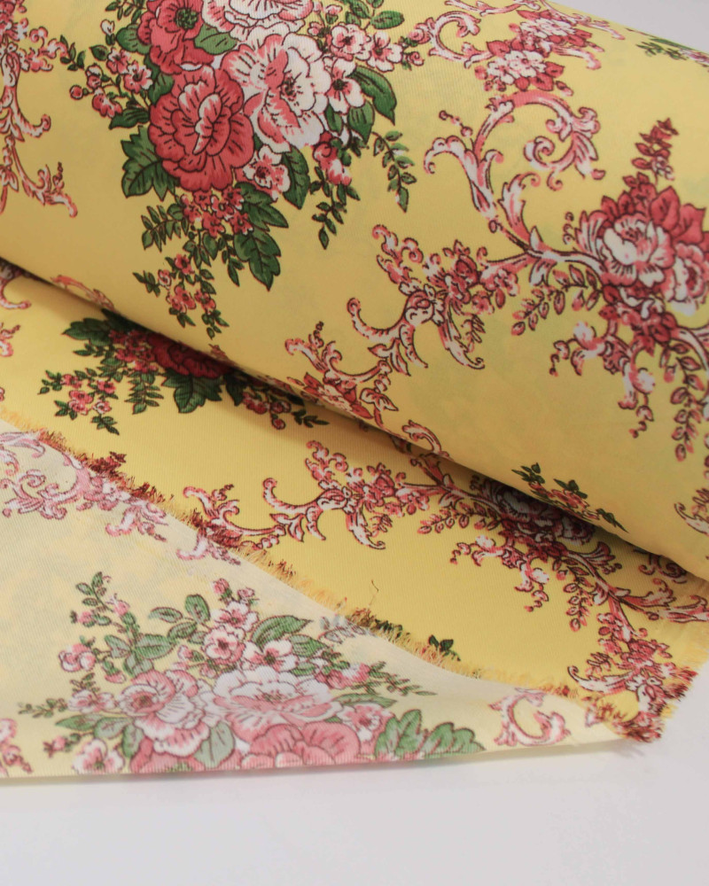 Tecido Crepe Sarjado Macro Buquê Floral Rosa, Verde e Amarelo