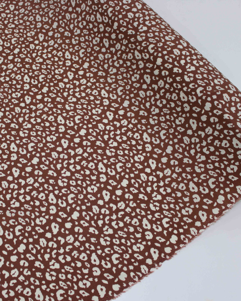 Tecido Viscose Animal Print Offwhite e Castanho