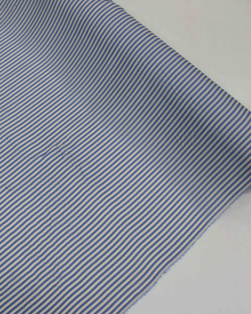 Tecido Viscose Listrado Azul e Offwhite