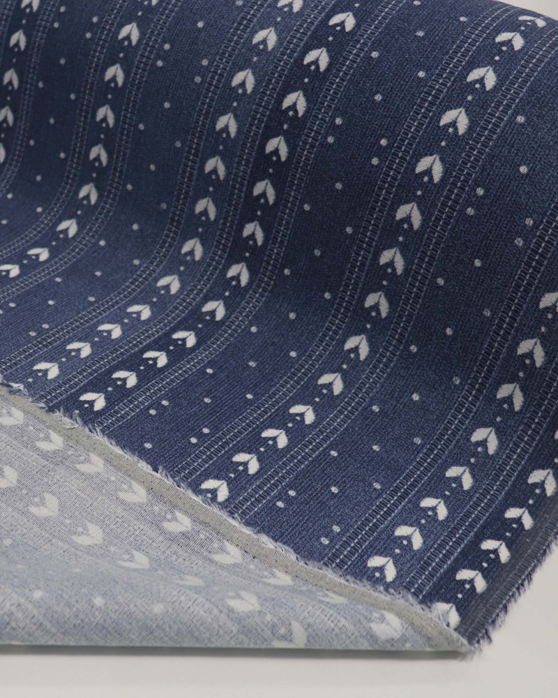 Tecido Linho Misto Estampado Corações e Poá Branco e Azul Jeans
