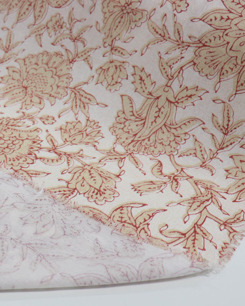 Tecido Linho Misto Estampado Macro Floral Indiano Bege e Offwhite