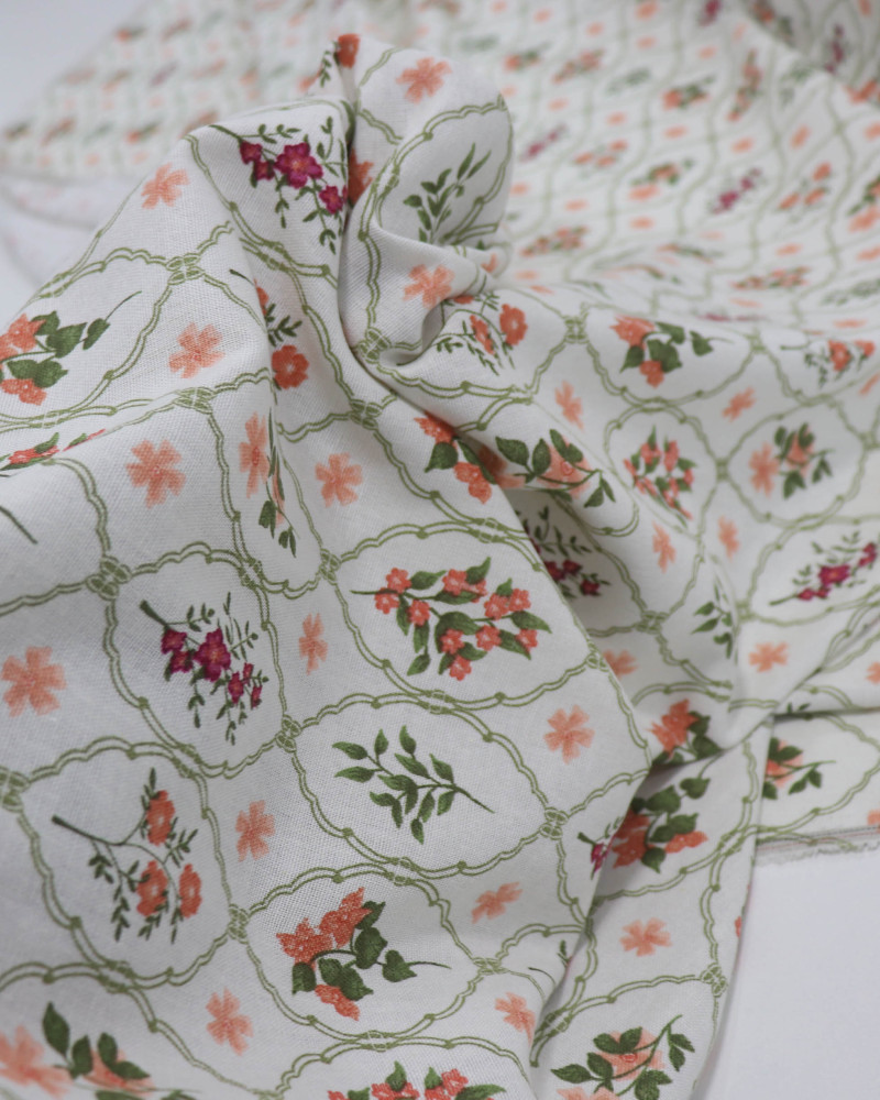 Tecido Linho Misto Estampado Multi Floral Contornado Coral, Verde e Offwhite
