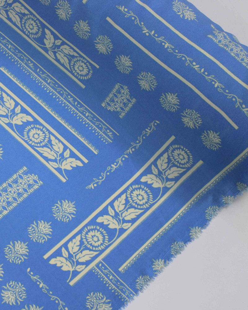 Tecido Crepe Koshibo Listras Étnicas Creme e Azul Bebê