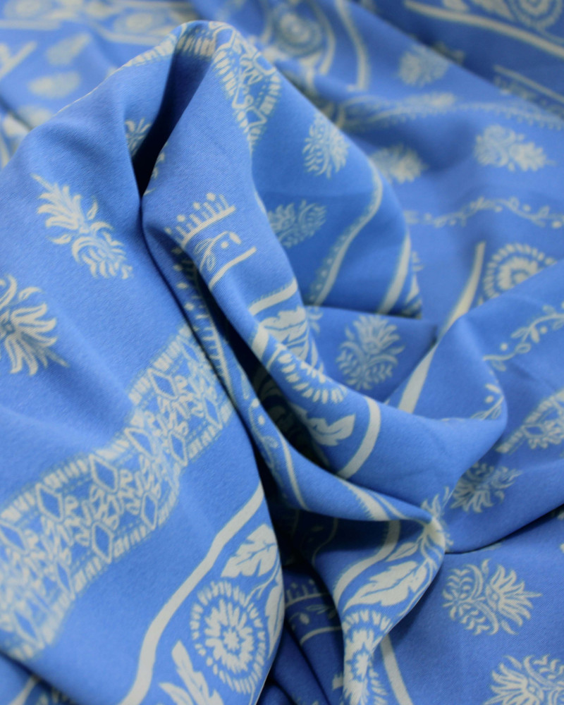 Tecido Crepe Koshibo Listras Étnicas Creme e Azul Bebê