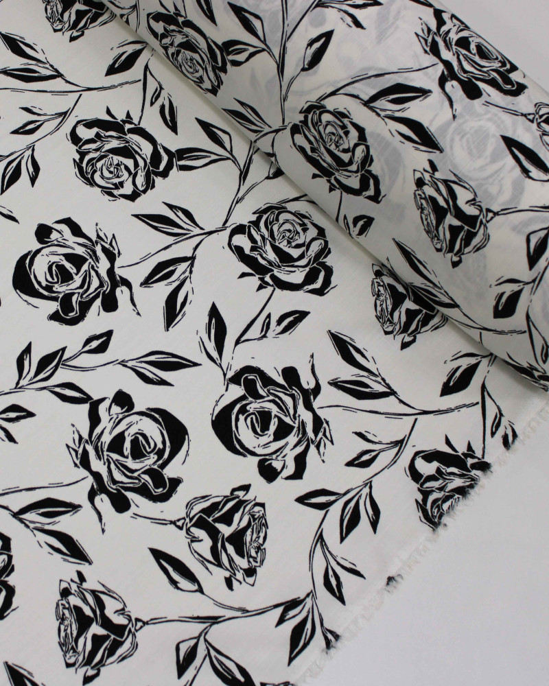 Tecido Viscose Texturizada Macro Rosas Preto e Branco