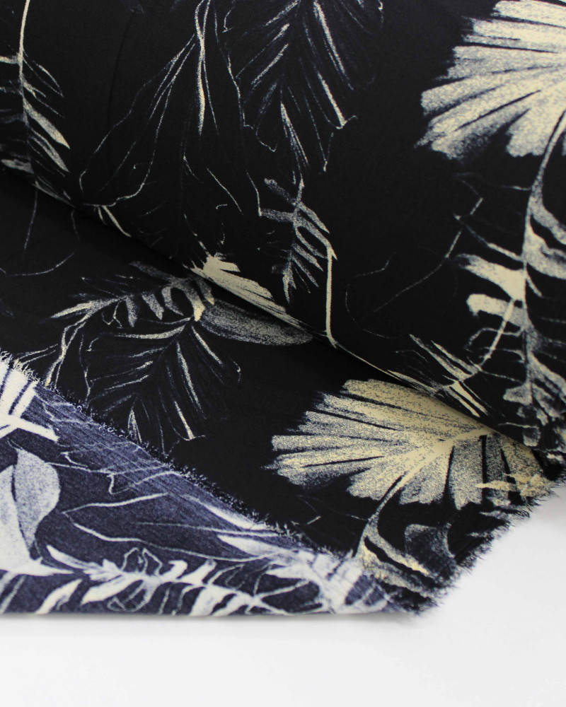 Tecido Crepe Koshibo Folhagens Creme e Preto