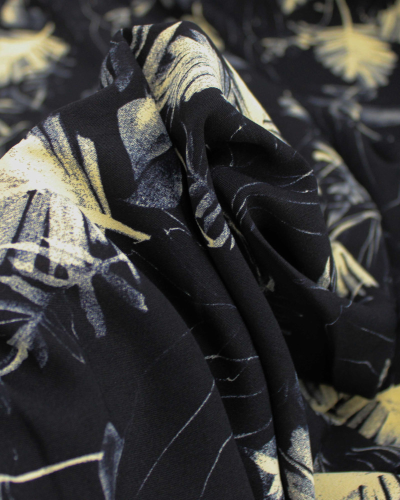 Tecido Crepe Koshibo Folhagens Creme e Preto