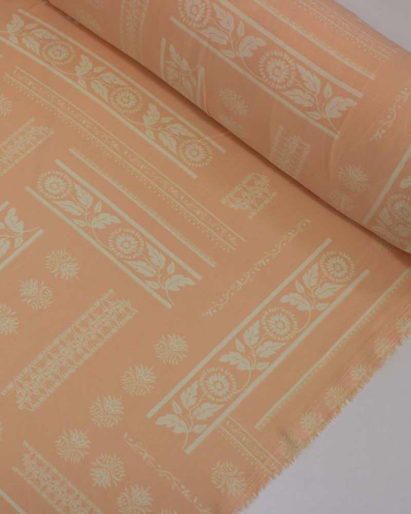 Tecido Crepe Koshibo Listras Étnicas Creme e Salmão