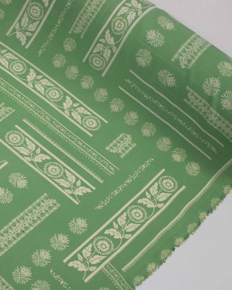 Tecido Crepe Koshibo Listras Étnicas Branco e Verde Menta