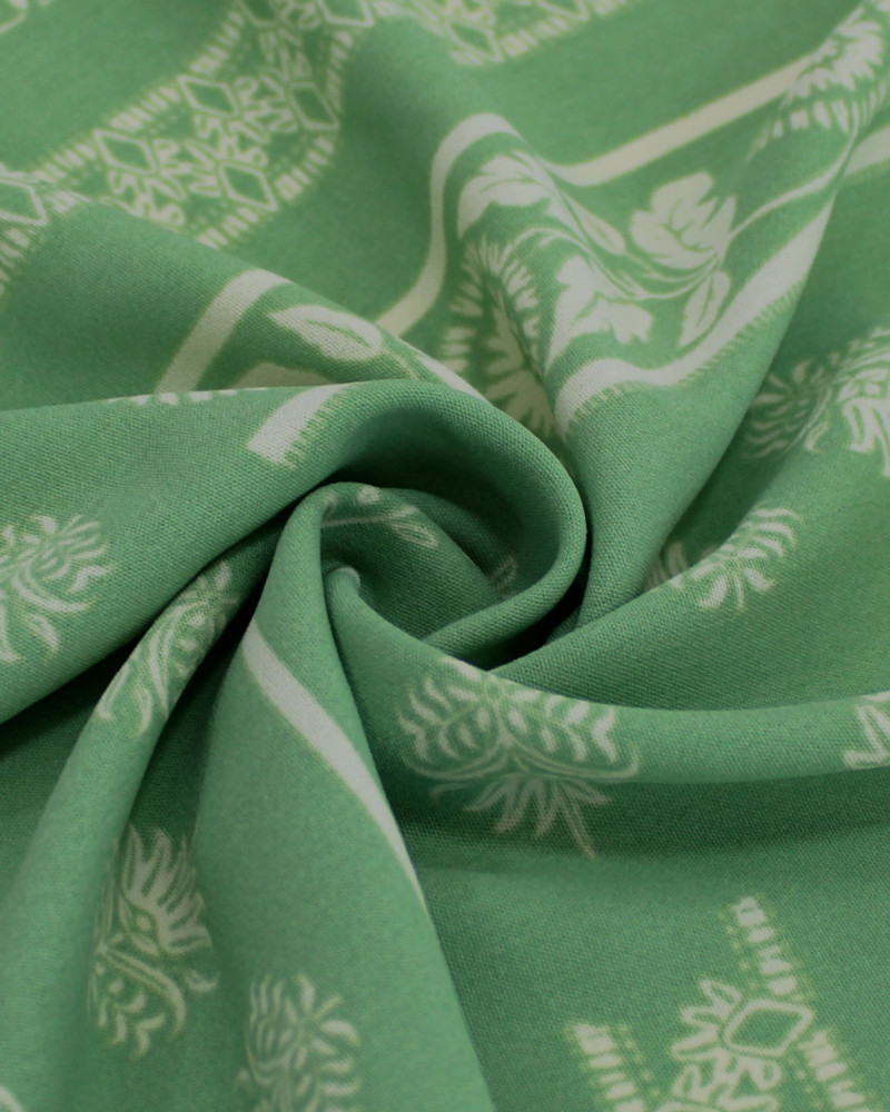 Tecido Crepe Koshibo Listras Étnicas Branco e Verde Menta