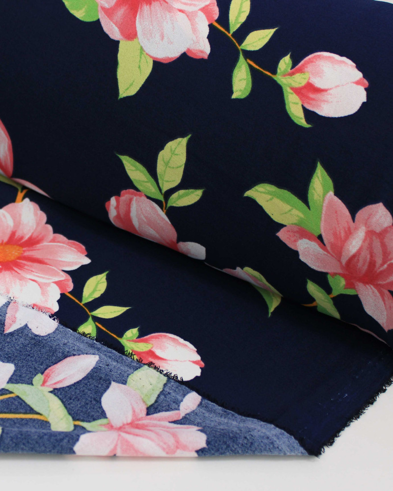 Tecido Crepe Koshibo Macro Flores Verde, Rosa e Azul Marinho