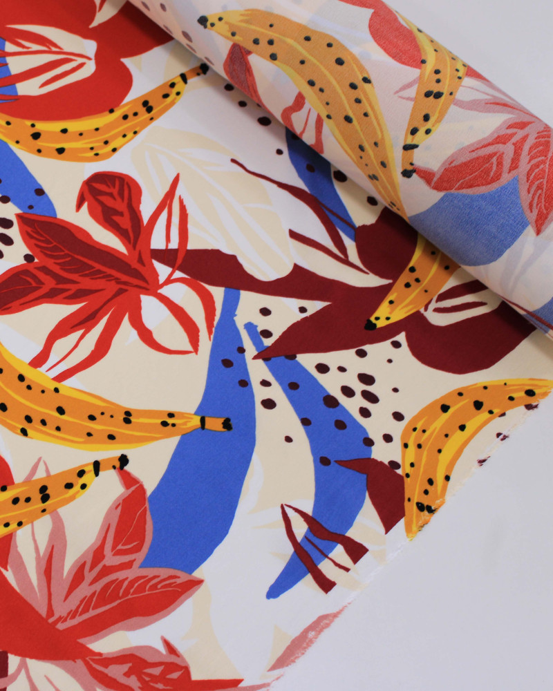 Tecido Crepe de Viscose Bananas e Folhagens Abstratas Colorido