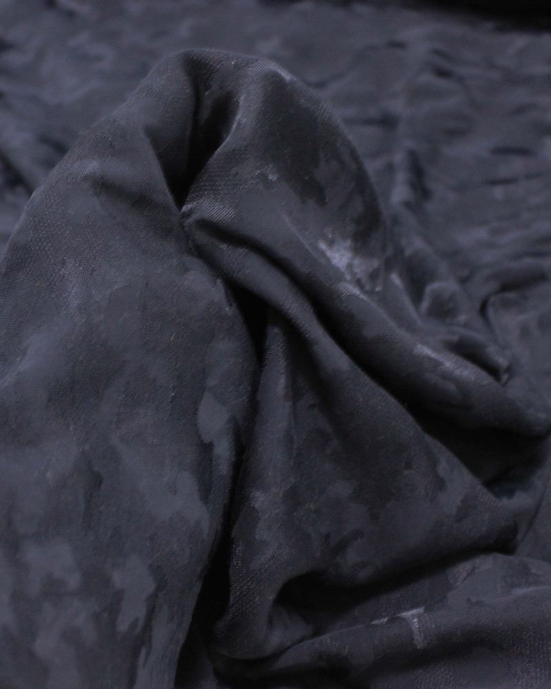 Tecido Viscose Texturizada Brocado Camuflado Tons de Preto