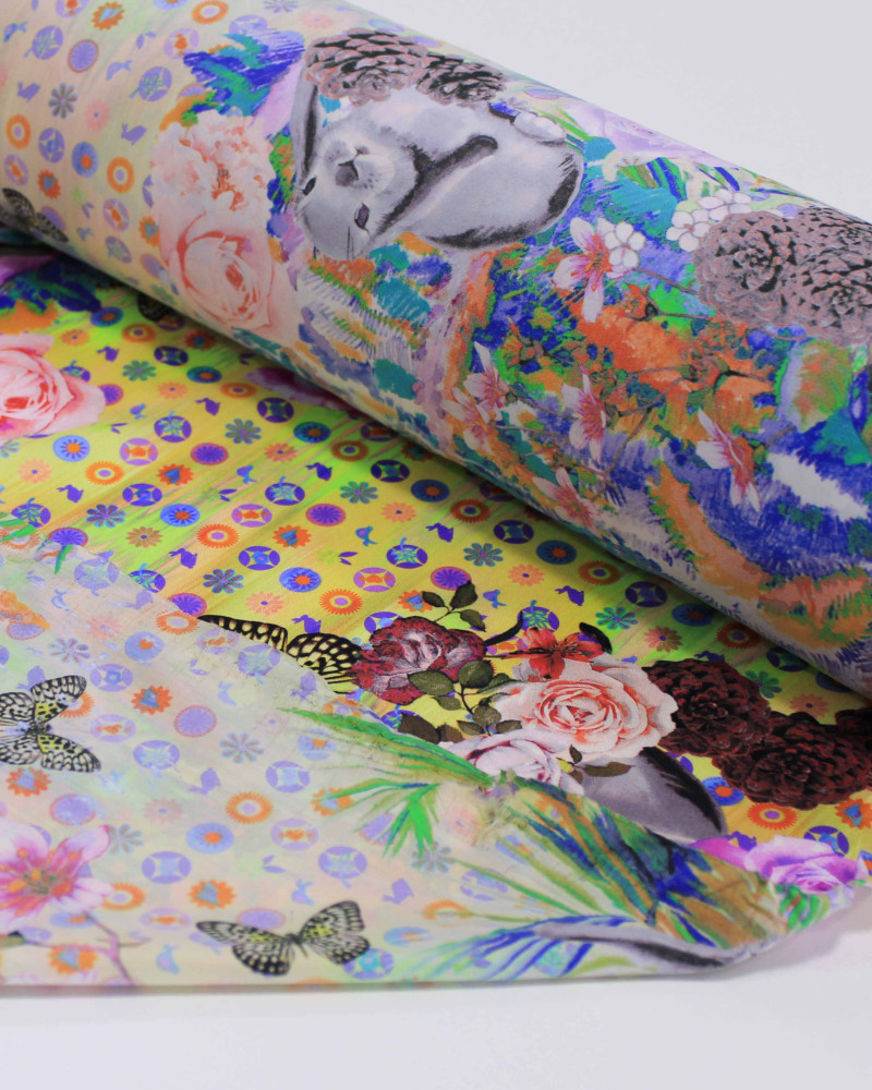 Tecido Tactel Fino Estampa Floral e Coelhos Colorido