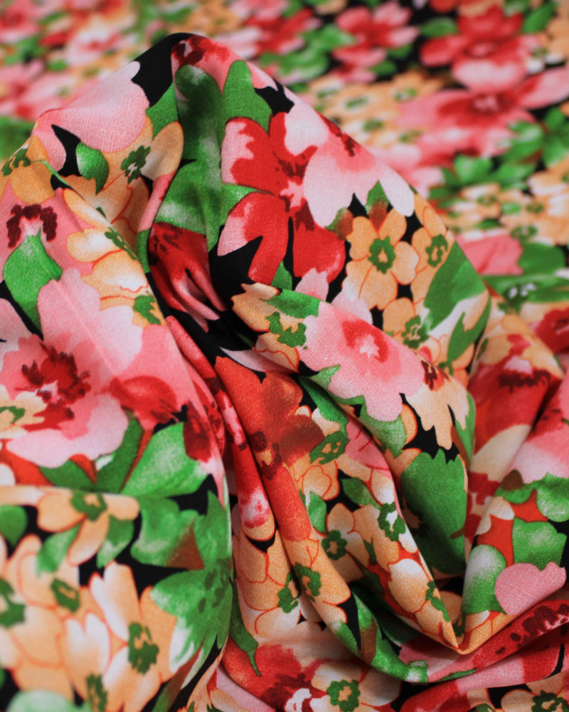 Tecido Viscose Texturizada Tapete Floral Colorido e Preto