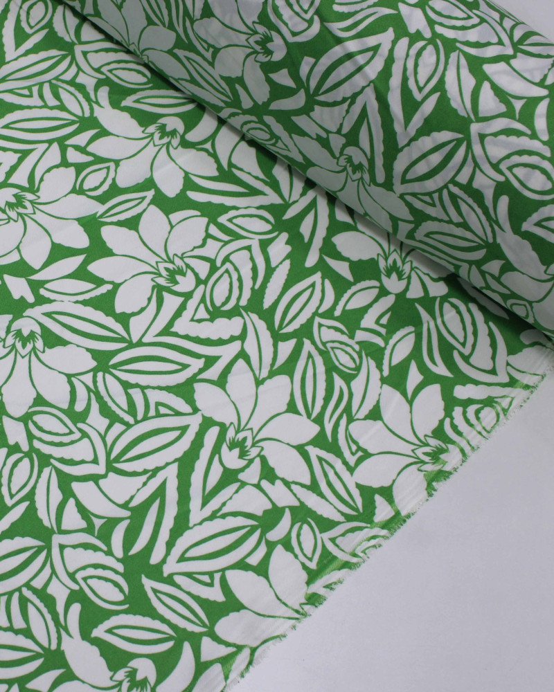 Tecido Crepe Sarjado Folhas e Flores Abstratas Branco e Verde