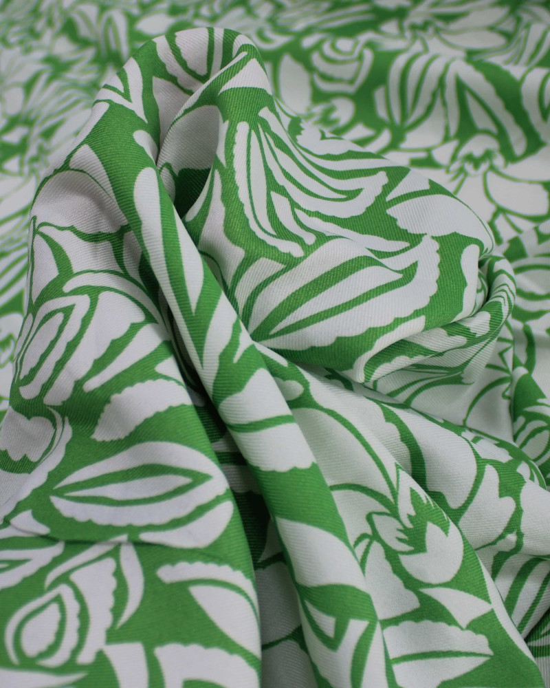 Tecido Crepe Sarjado Folhas e Flores Abstratas Branco e Verde