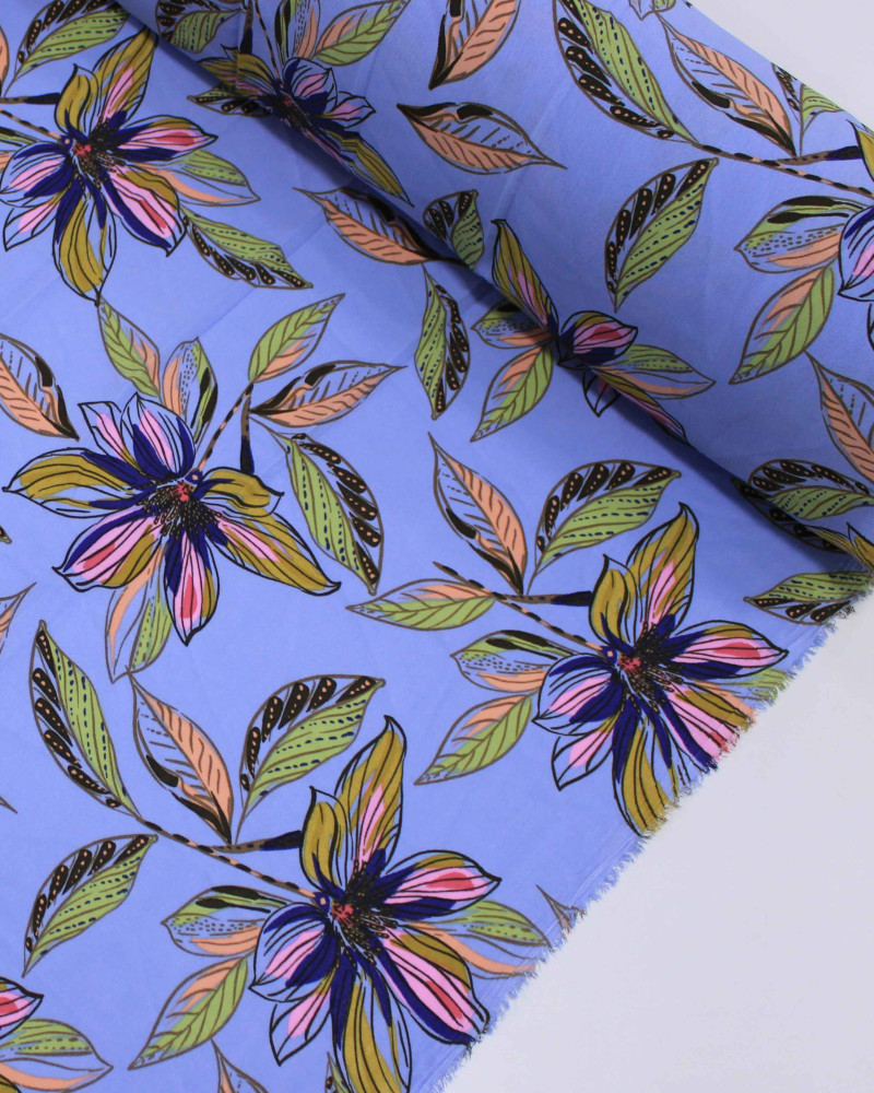 Tecido Crepe Koshibo Ramos e Flores Verde e Tons de Azul