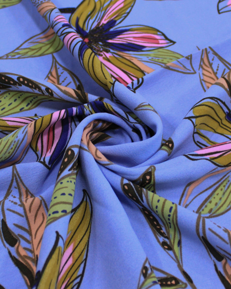 Tecido Crepe Koshibo Ramos e Flores Verde e Tons de Azul