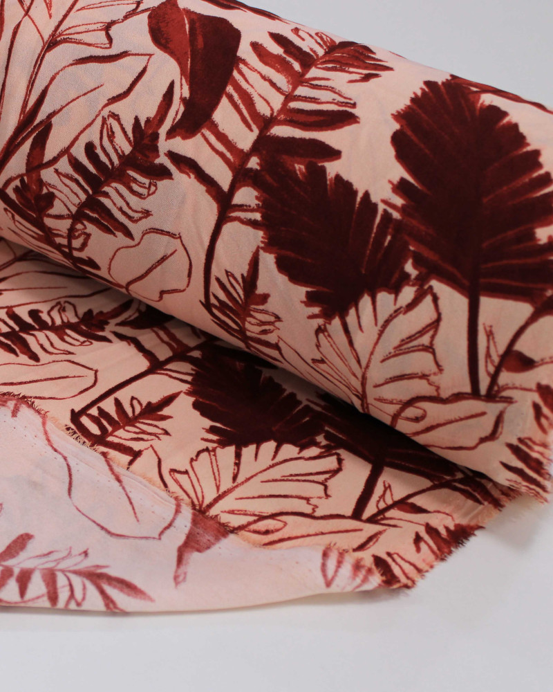 Tecido Crepe Koshibo Folhagens Marsala e Salmão