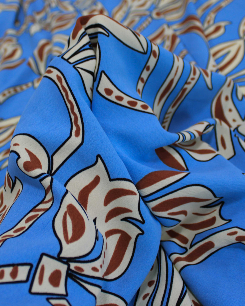 Tecido Crepe Koshibo Macro Arabescos Marrom, Offwhite e Azul Céu